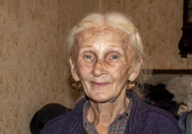 Ouderen nood Dorcas trouw